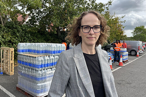 Alison Bennett MP at the water pickup point at Tesco, Burgess Hill following the recent water outage in Hurstpierpoint, Burgess Hill and Hassocks