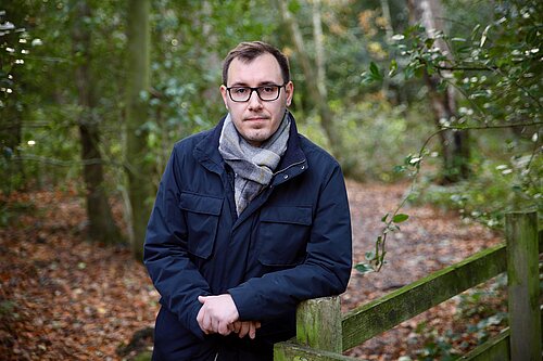 Tom Gordon stood in the woods