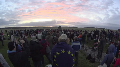 Image courtesy of George Miles dicegeorge.com Stonehenge Summer Solstice Sunrise 2016