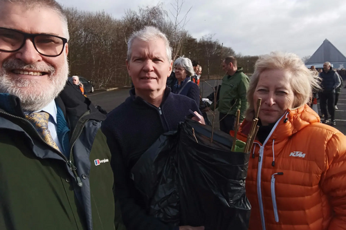 Mayor Dave Hodgson at the Tree Giveaway - February 2022
