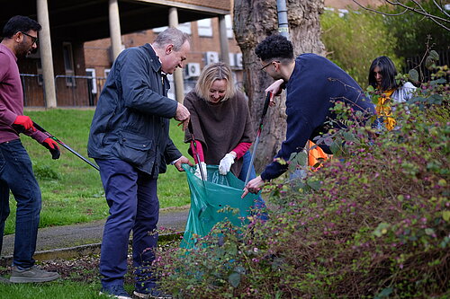 Ed Davey litter picking