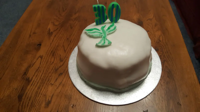 Image courtesy of Keith Melton A sponge cake with roll-it-out icing